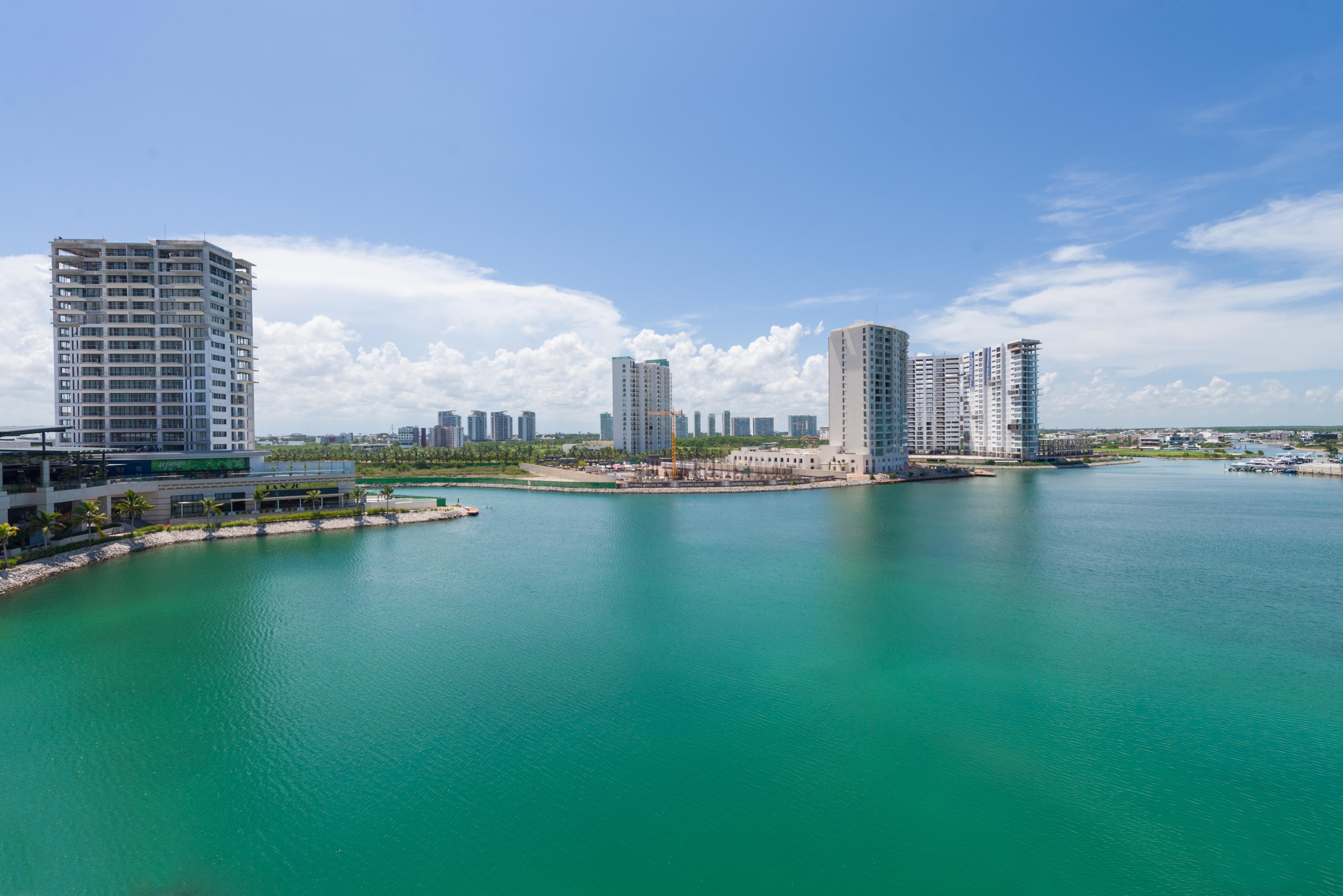 Renaissance Cancun Resort & Marina Bagian luar foto